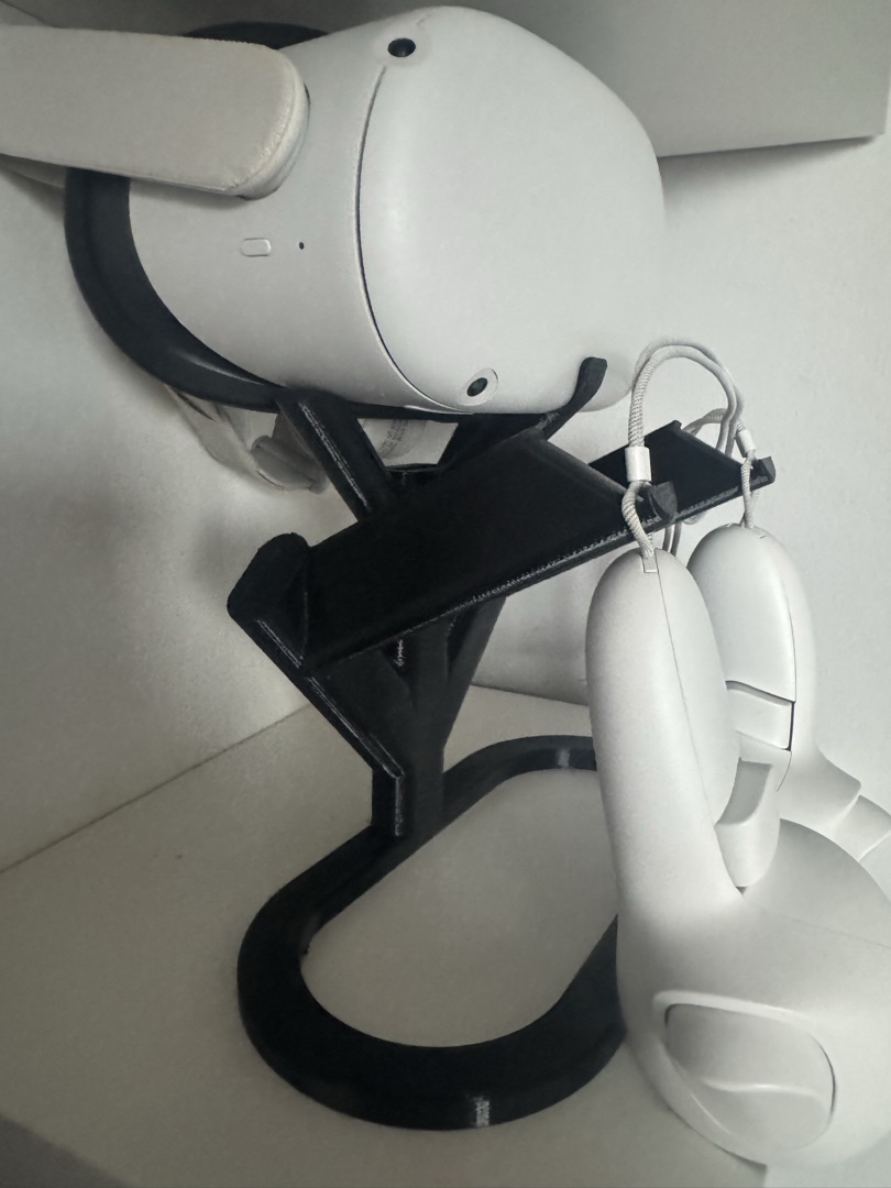 VR stand with headset mounted